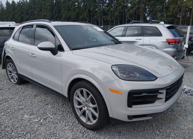 2024 PORSCHE Cayenne