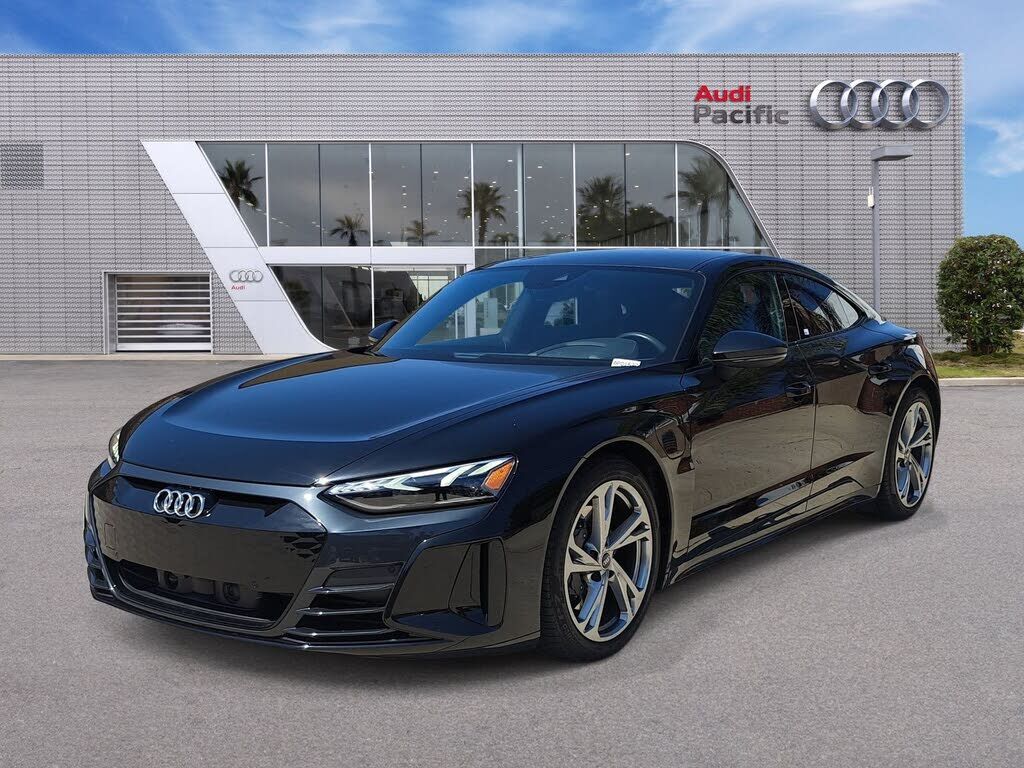 2024 AUDI e-tron GT