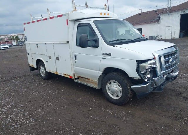 2010 FORD E-350