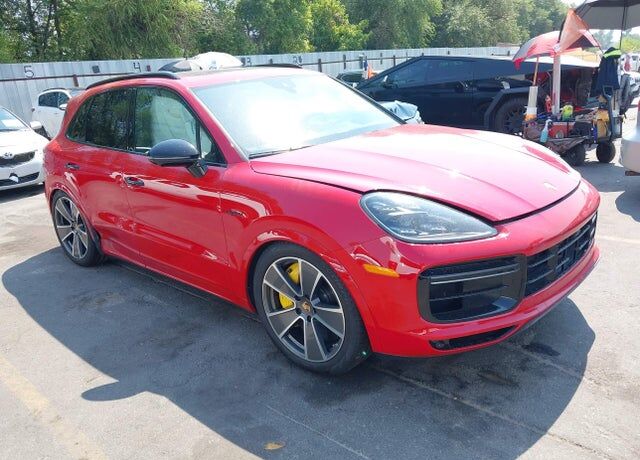 2023 PORSCHE Cayenne