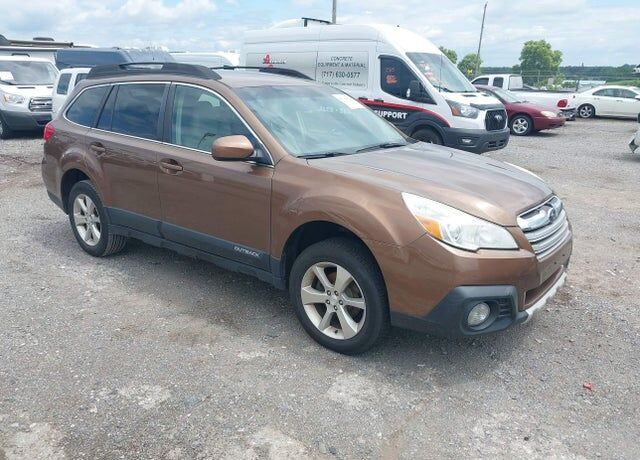 2013 SUBARU Outback