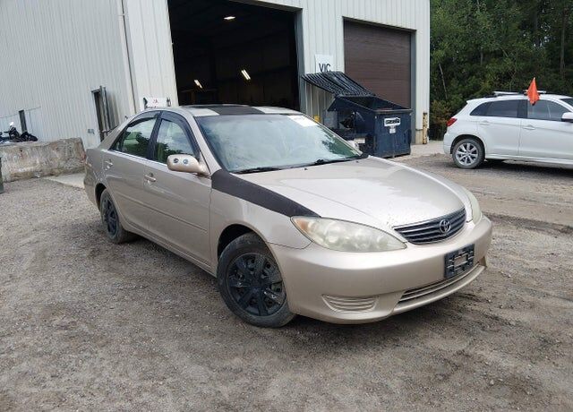 2005 TOYOTA Camry