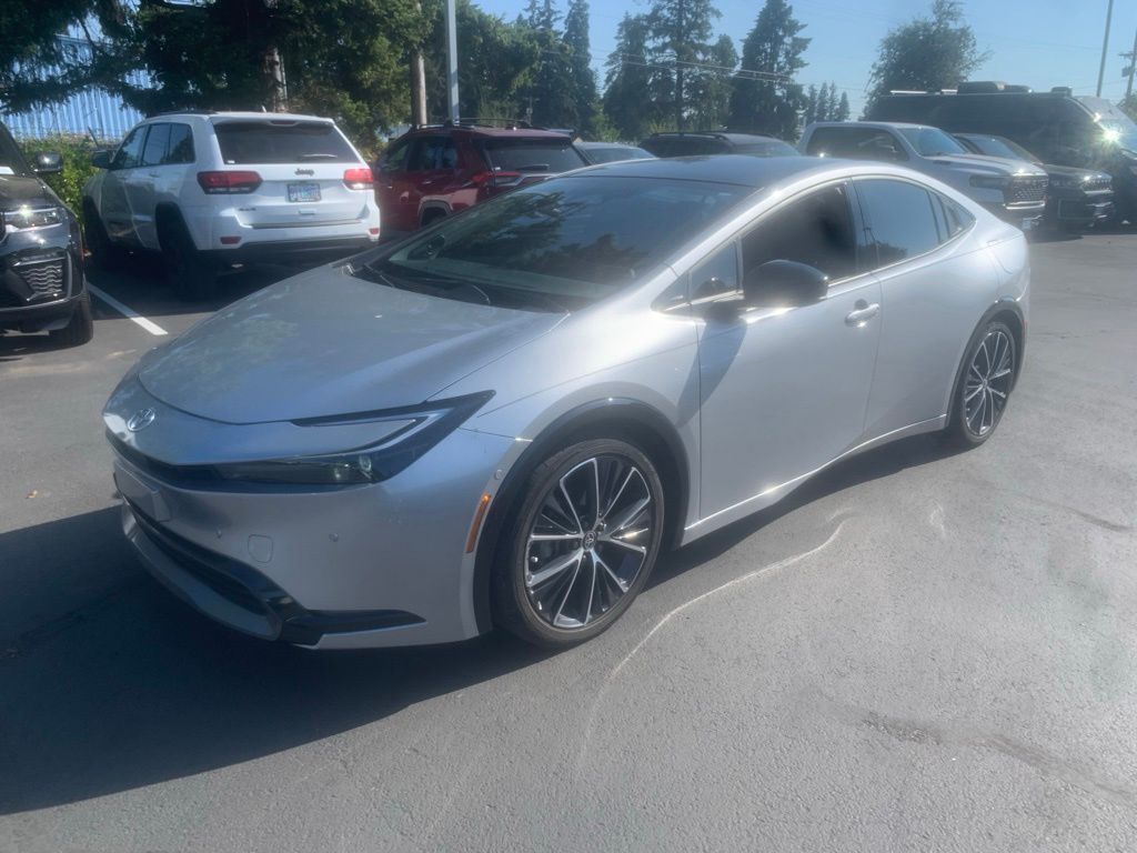 2024 TOYOTA PRIUS