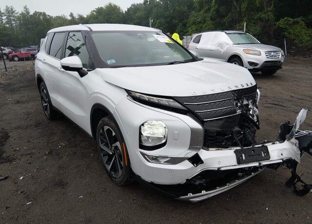 2022 MITSUBISHI Outlander