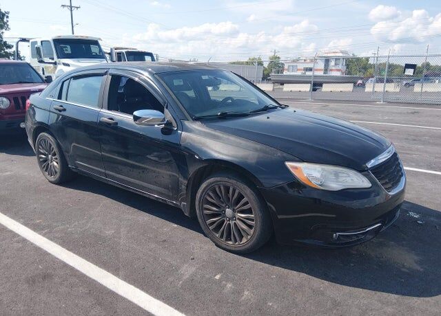 2011 CHRYSLER 200