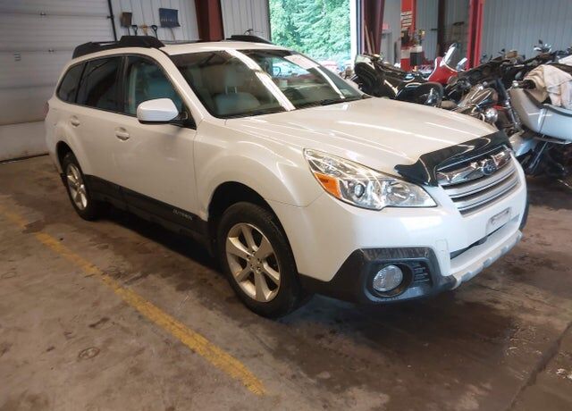 2014 SUBARU Outback