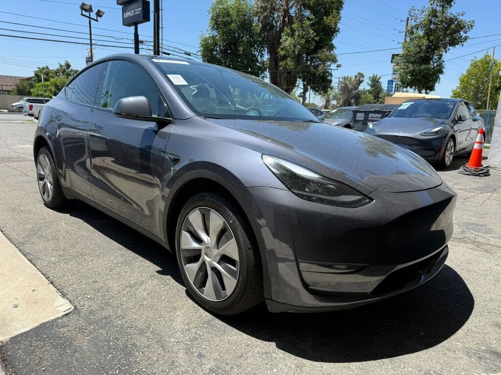 2023 TESLA Model Y