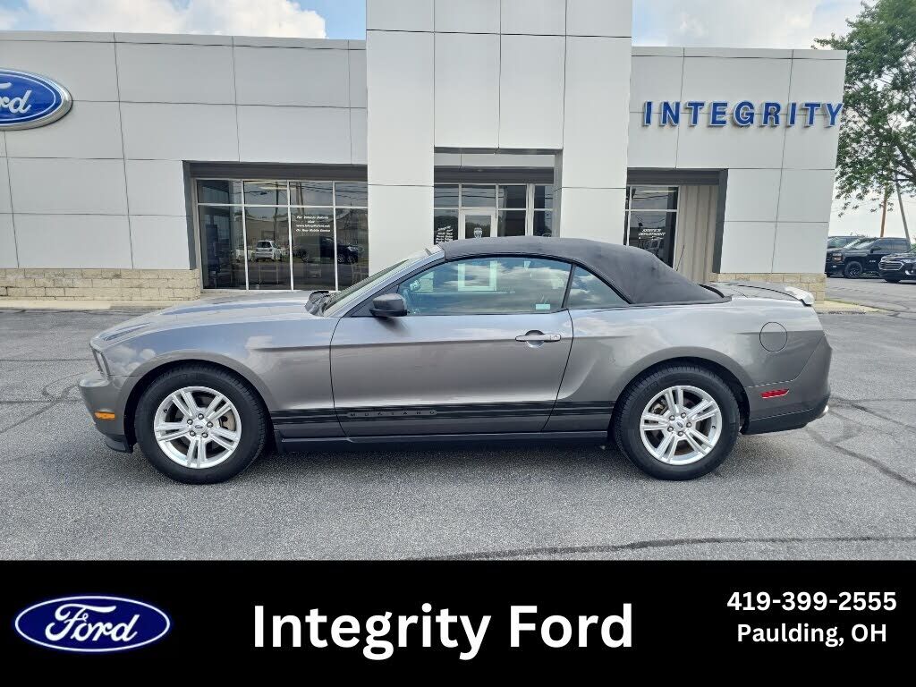2011 FORD Mustang