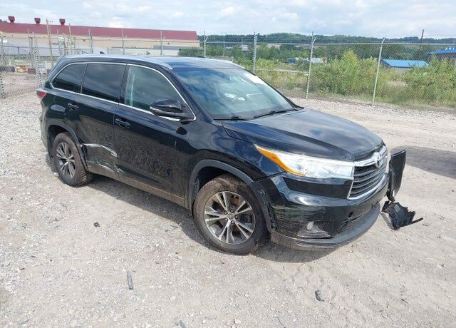 2016 TOYOTA Highlander