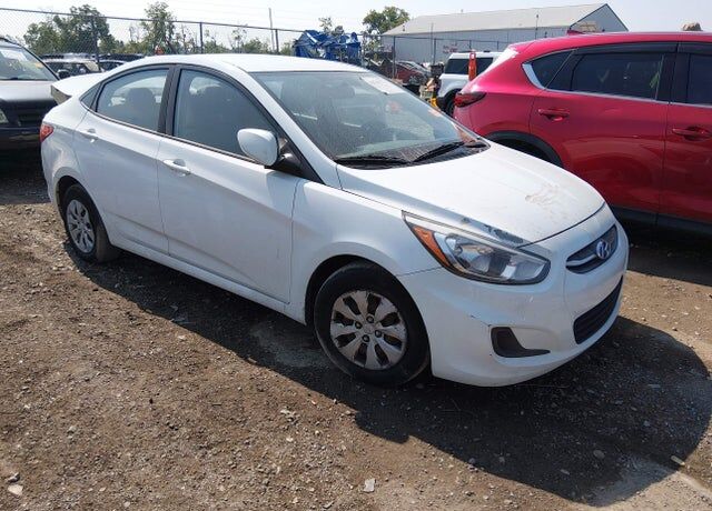 2015 HYUNDAI Accent