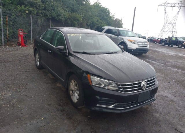 2017 VOLKSWAGEN Passat