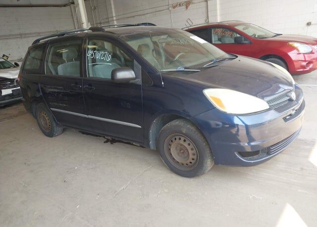2004 TOYOTA Sienna