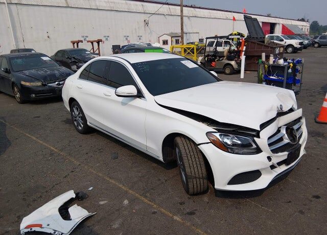2015 MERCEDES-BENZ C-Class