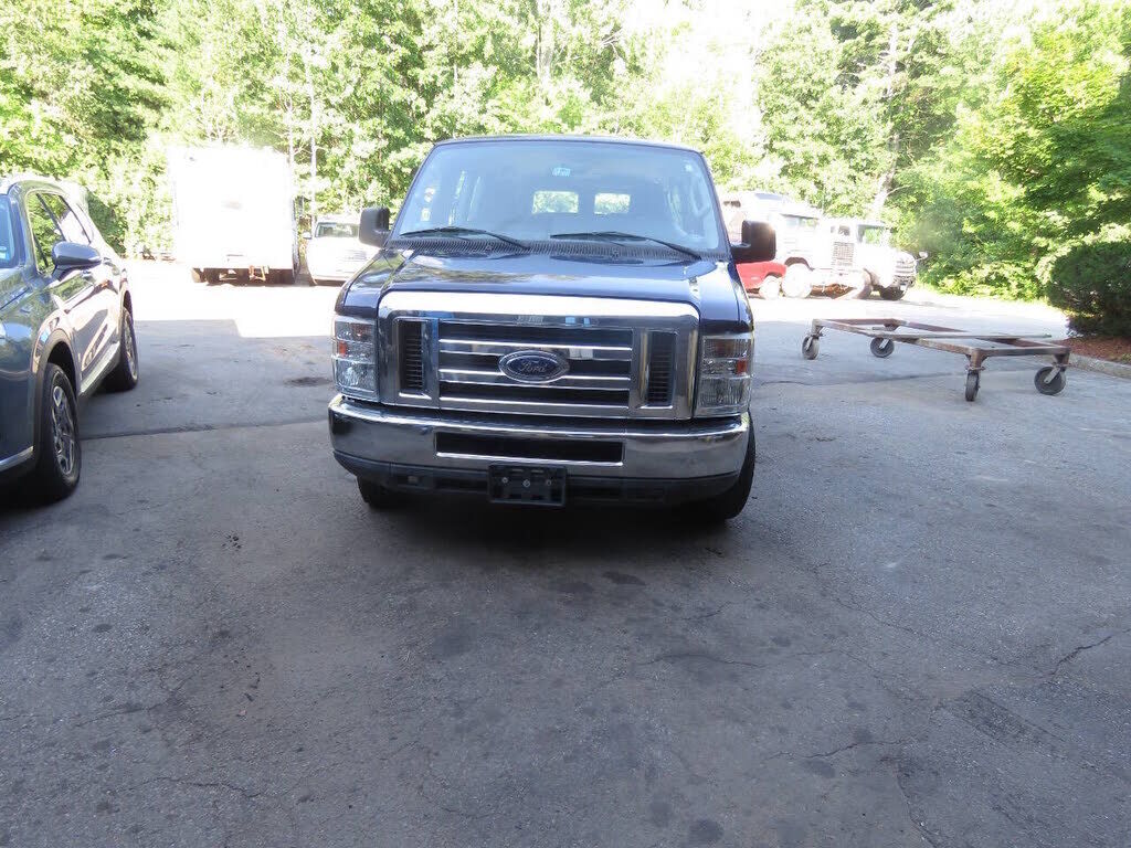 2013 FORD E-350