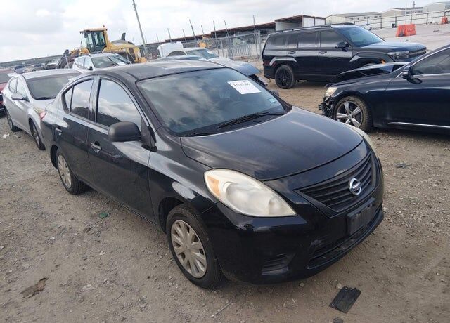 2012 NISSAN Versa