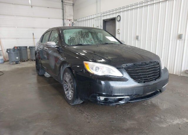 2011 CHRYSLER 200