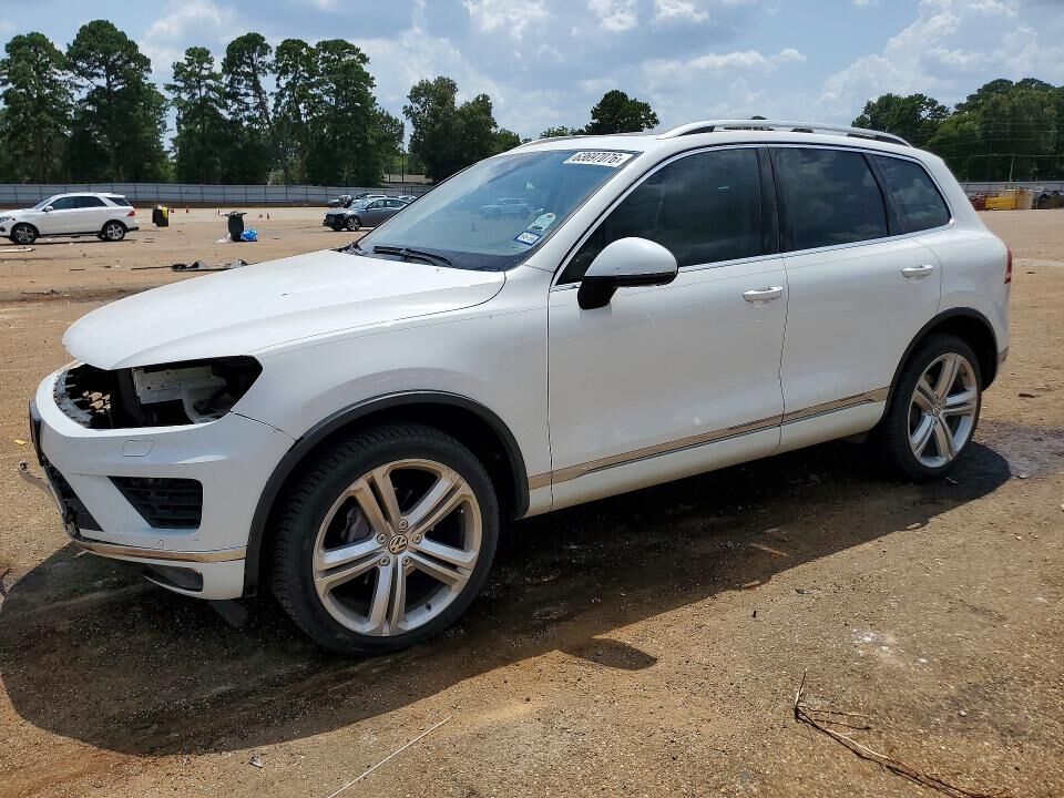 2017 VOLKSWAGEN Touareg