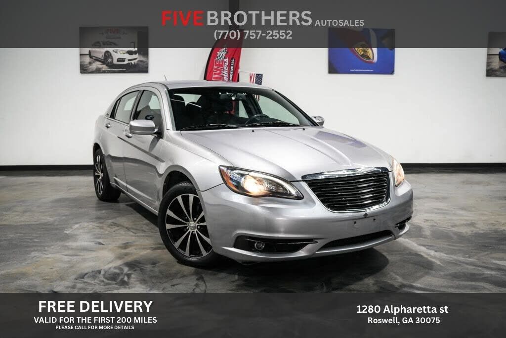 2013 CHRYSLER 200