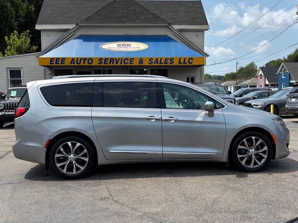 2017 CHRYSLER Pacifica
