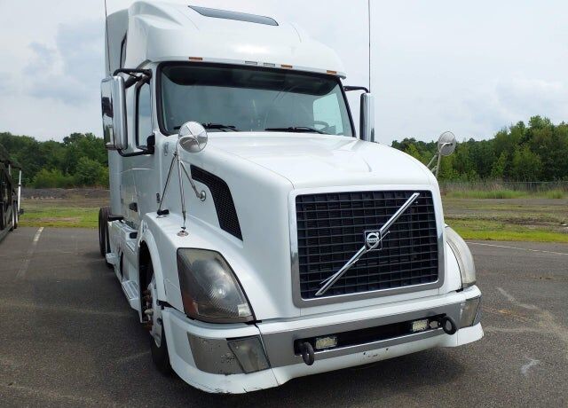 2009 VOLVO TRUCK VNL