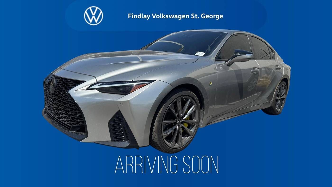 2022 LEXUS IS