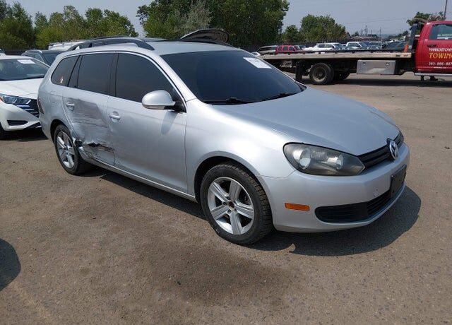 2010 VOLKSWAGEN Jetta Wagon