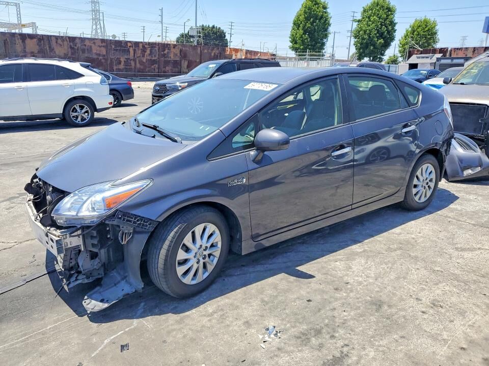 2014 TOYOTA Prius