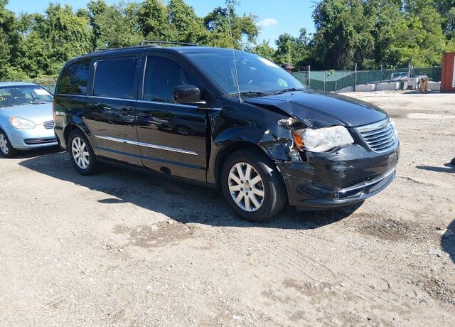 2014 CHRYSLER Town and Country