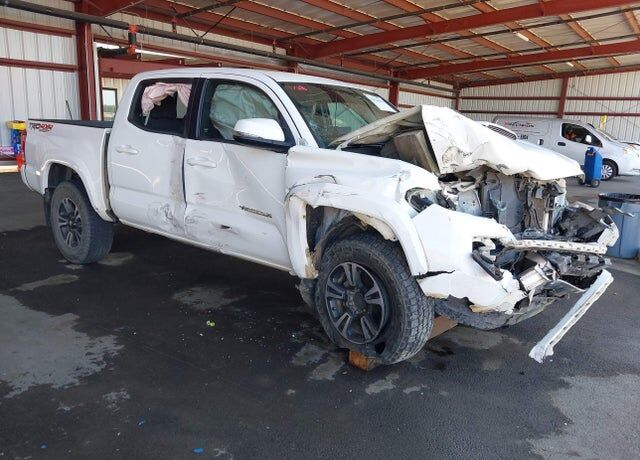 2017 TOYOTA Tacoma
