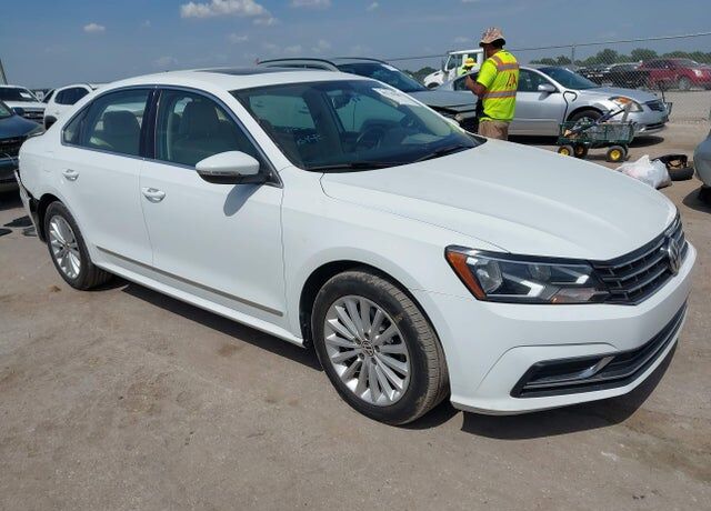 2017 VOLKSWAGEN Passat