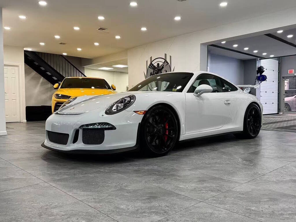 2015 PORSCHE 911