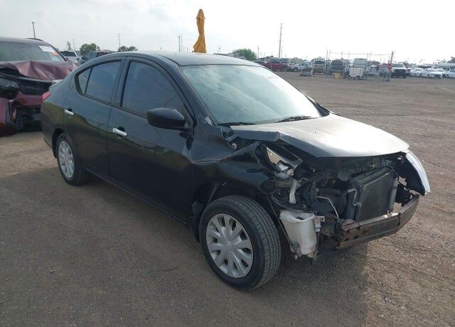 2017 NISSAN Versa