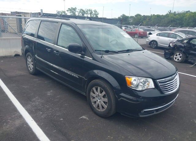 2015 CHRYSLER Town and Country