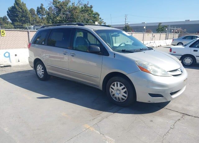 2009 TOYOTA Sienna