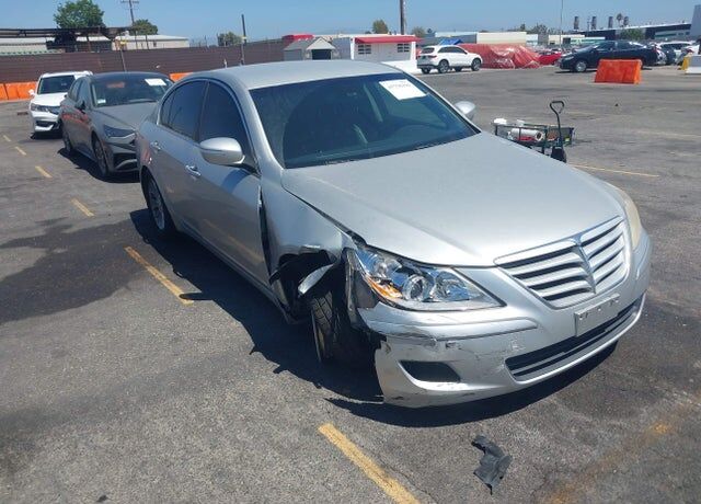 2011 HYUNDAI Genesis