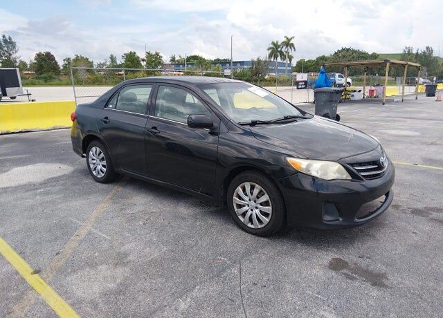 2013 TOYOTA Corolla