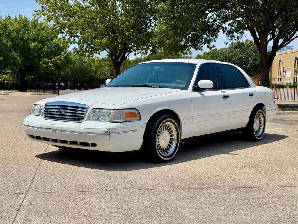 2003 FORD Crown Victoria