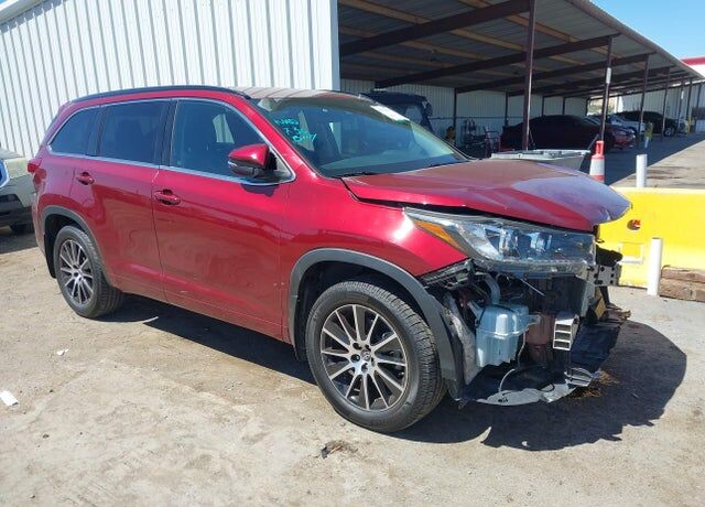 2017 TOYOTA Highlander
