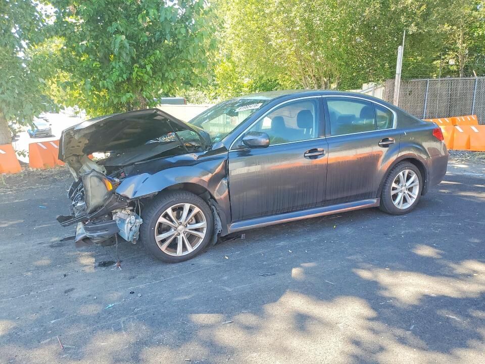 2013 SUBARU Legacy
