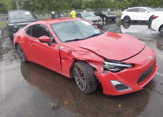 2013 TOYOTA Scion