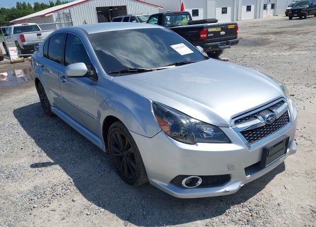 2013 SUBARU Legacy