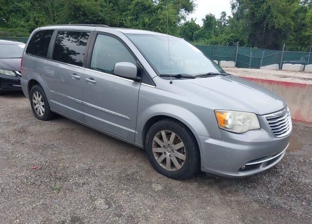 2014 CHRYSLER Town and Country
