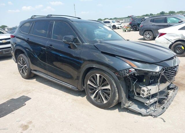 2021 TOYOTA Highlander