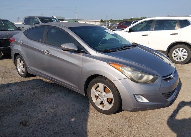 2012 HYUNDAI Elantra