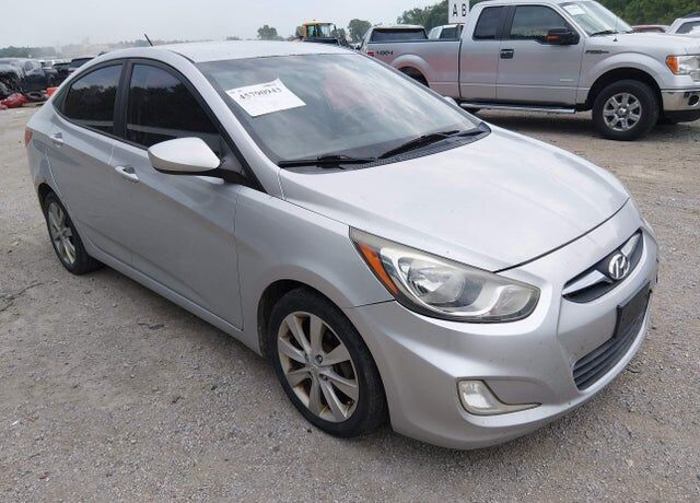 2012 HYUNDAI Accent