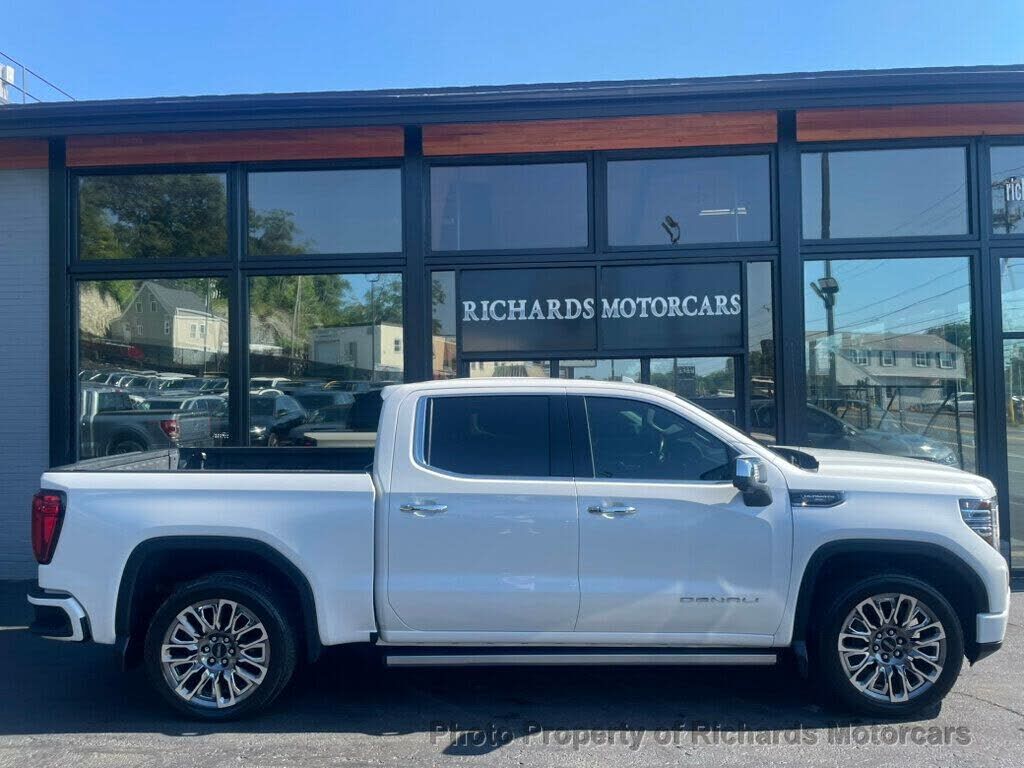 2023 GMC Sierra