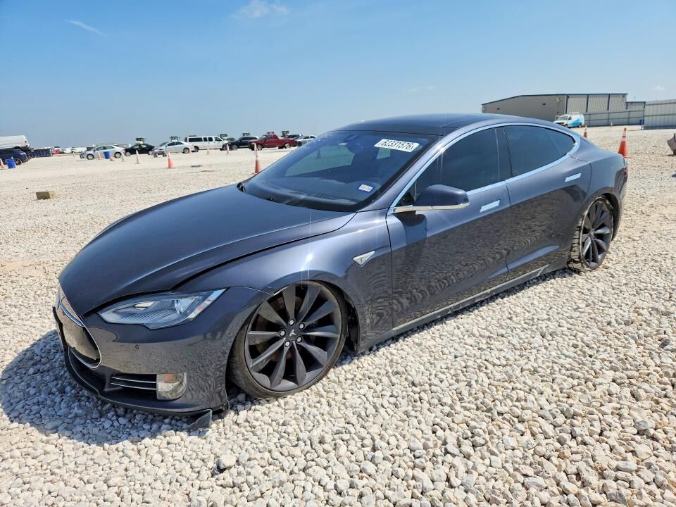 2015 TESLA Model S
