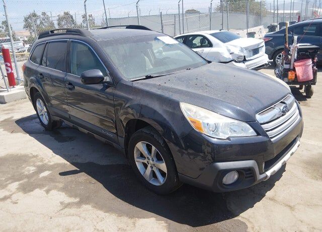 2013 SUBARU Outback