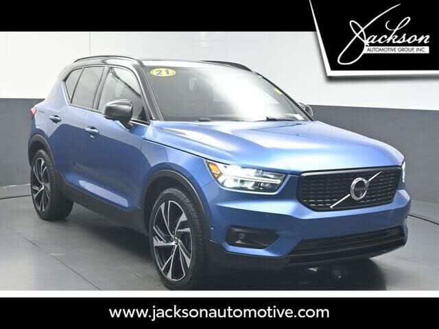2021 VOLVO XC40