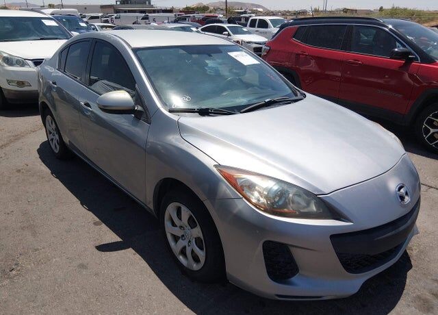2013 MAZDA Mazda3
